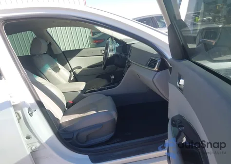 2016 Kia Optima Ex z USA, uszkodzony, nr VIN 5XXGU4L39GG031255